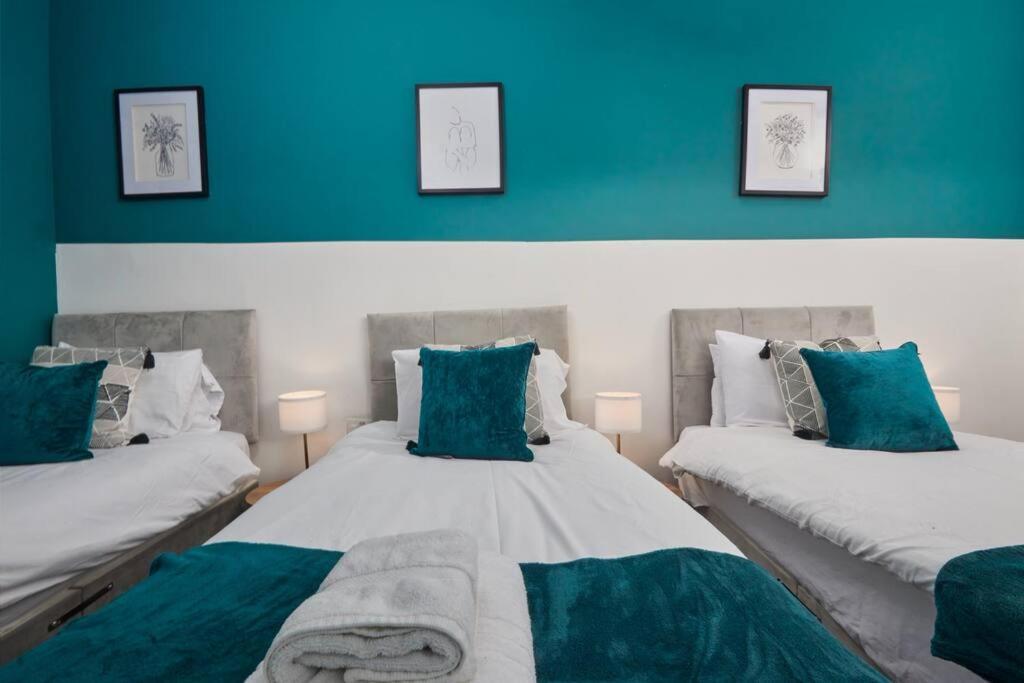Large House Close To Leeds - Ideal For Groups Bagian luar foto